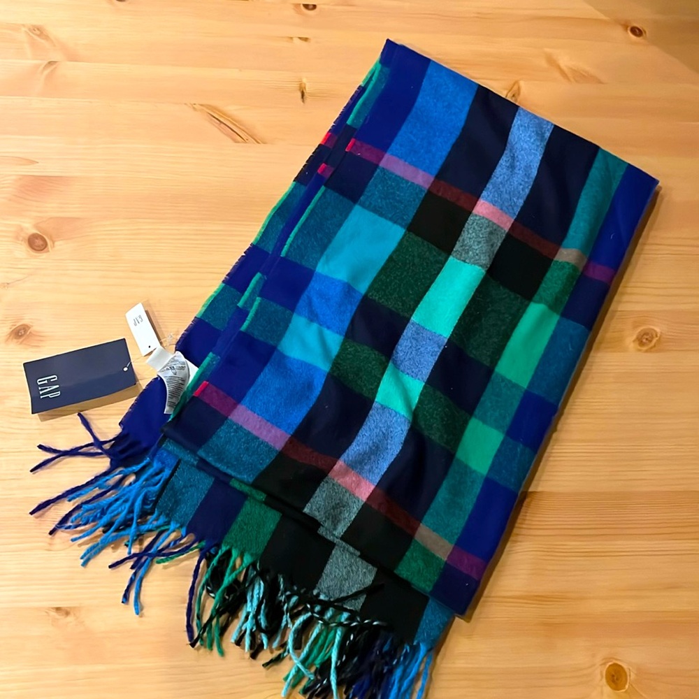 Brand new gap cozy scarf